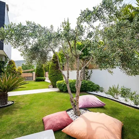 Villa Luxury Vacation Seaside With Privacy *