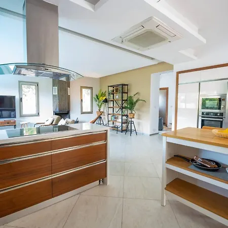 Luxury Vacation Seaside With Privacy Villa